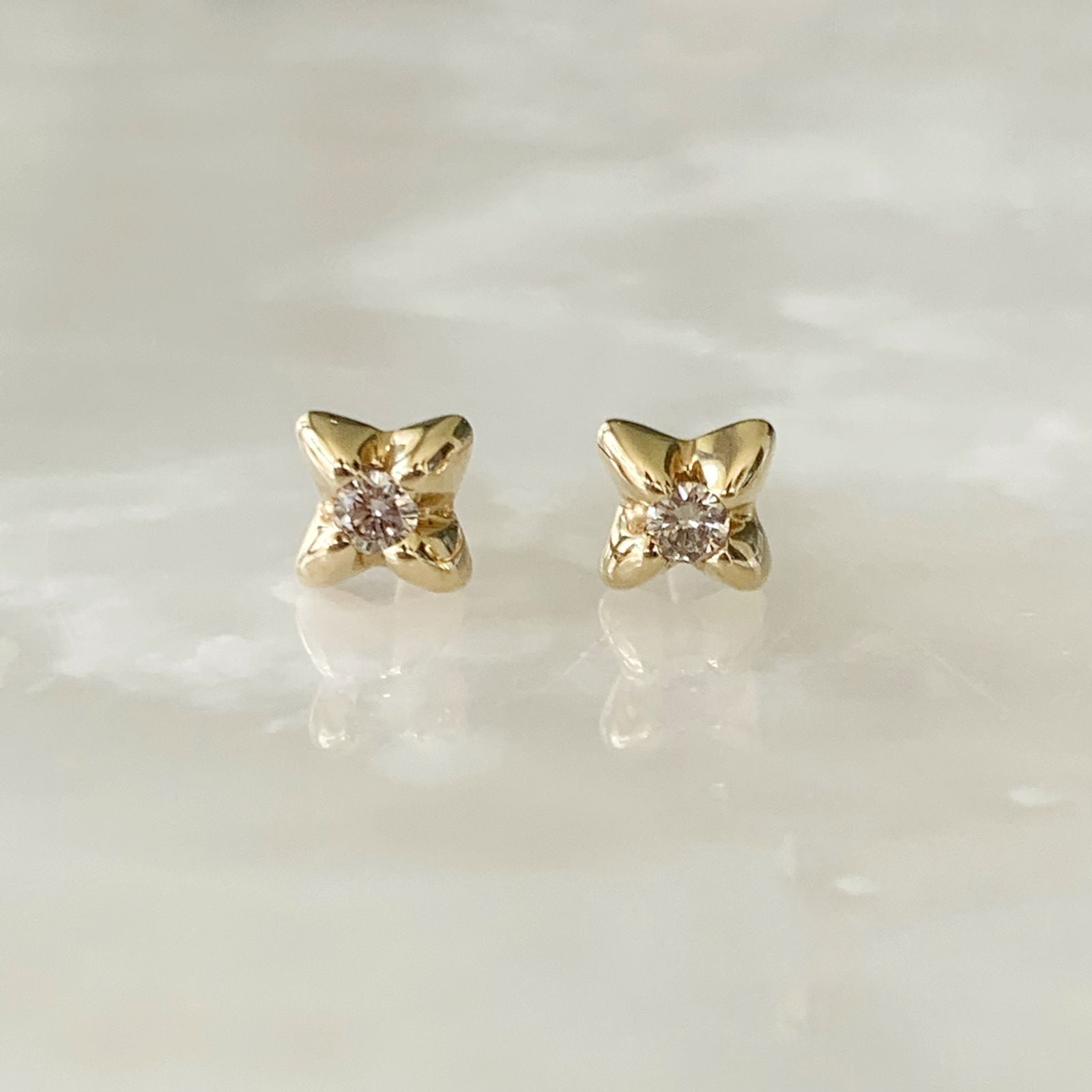 Aretito de Diamante Oro Amarillo 14k Mod. AR-BR-14K-6032