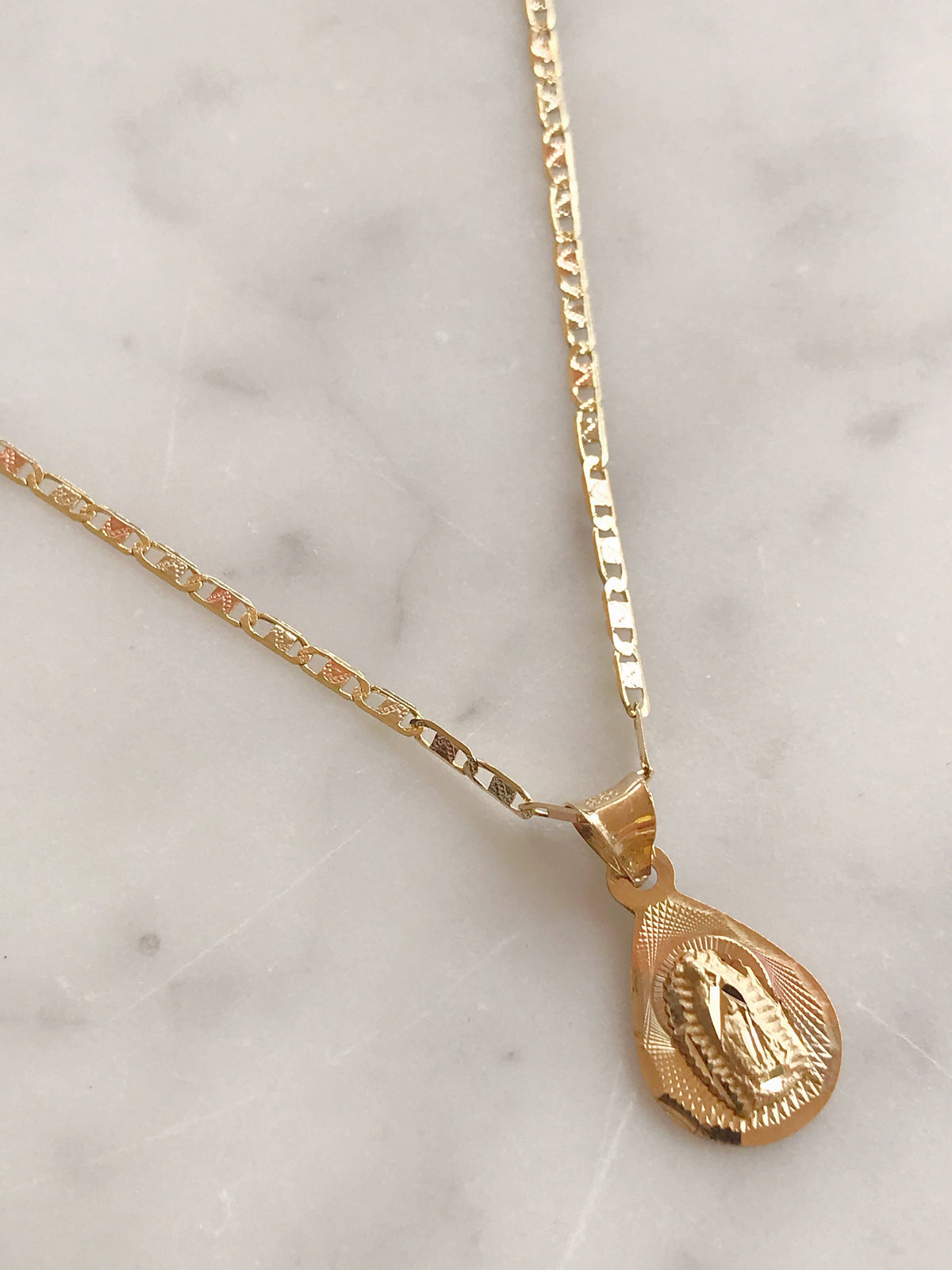 Cadena Con Medalla Virgen De Gpe. Oro 14k Mod Cn1a9 + Mea8 | Maria Edgar