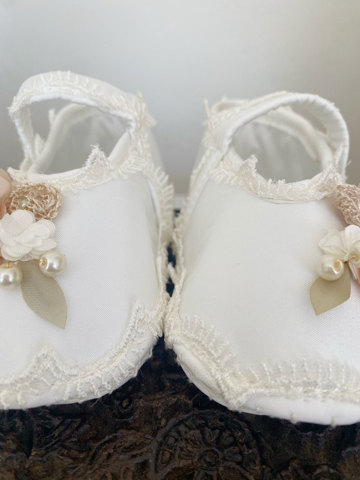 Zapatitos bordados para niñas deals