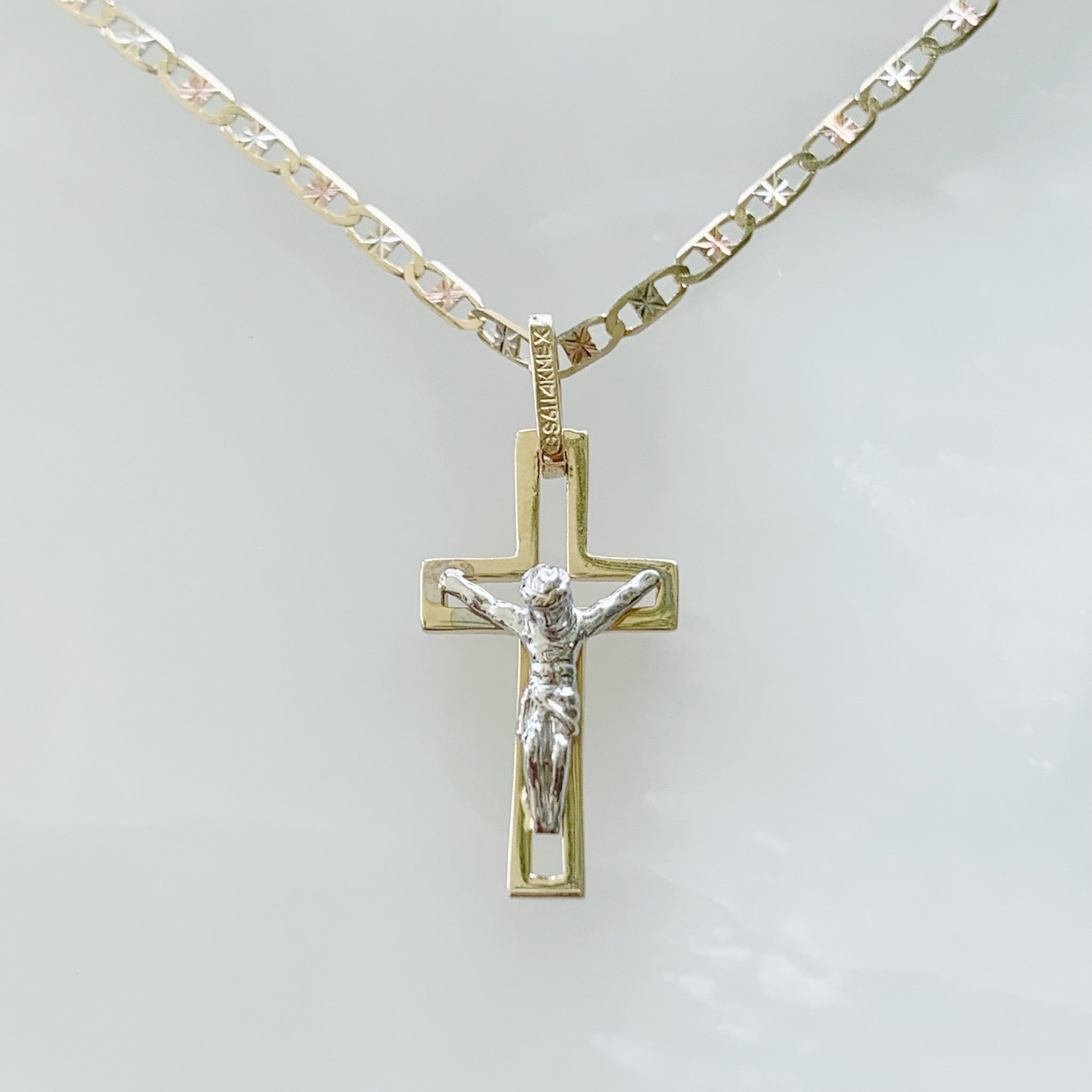 Cadena con Cruz con Cristo Oro 14k Mod. 3a0