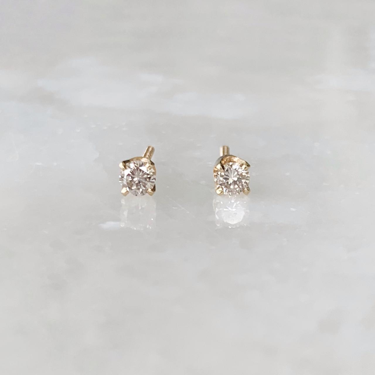 Aretito de Diamante Oro Amarillo 14k Mod. AR-BR-14K-5503