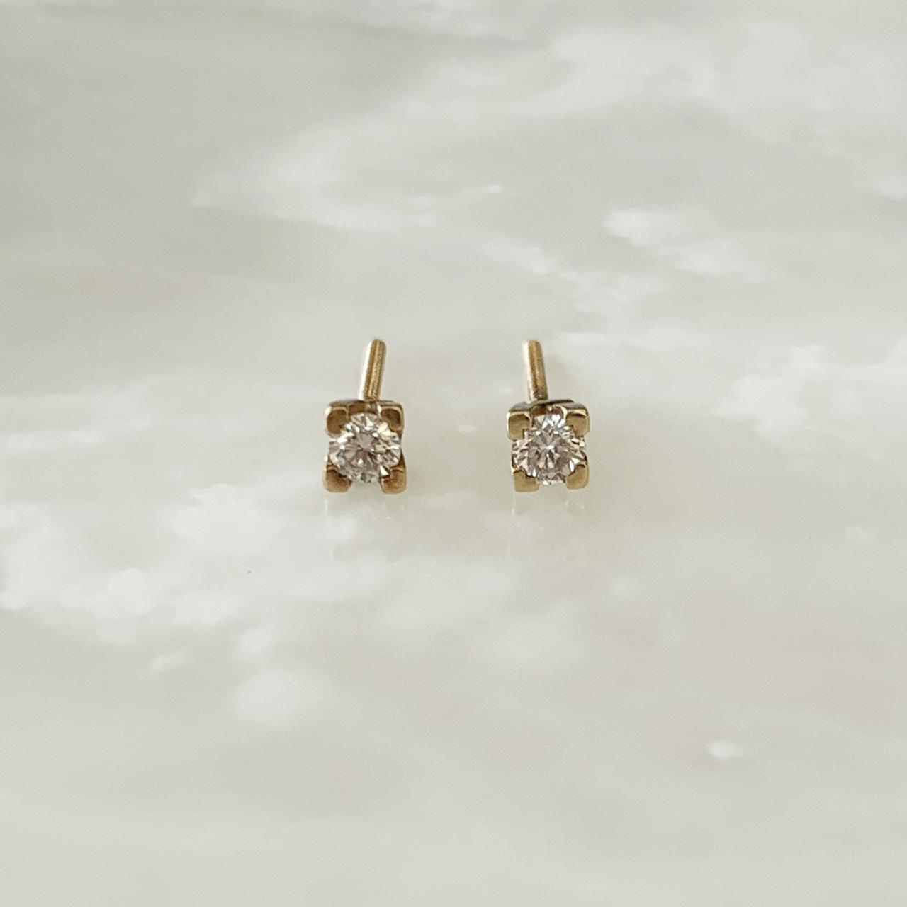 Aretito de Diamante Oro Amarillo 14k Mod. AR-BR-14K-L183