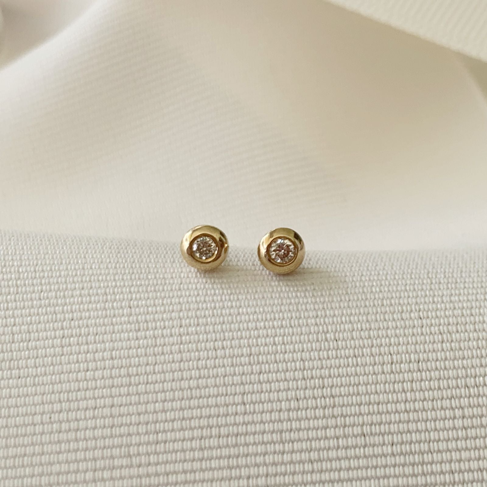 Aretito de Diamante Oro Amarillo 14k Mod. AR-BR-14K-5204
