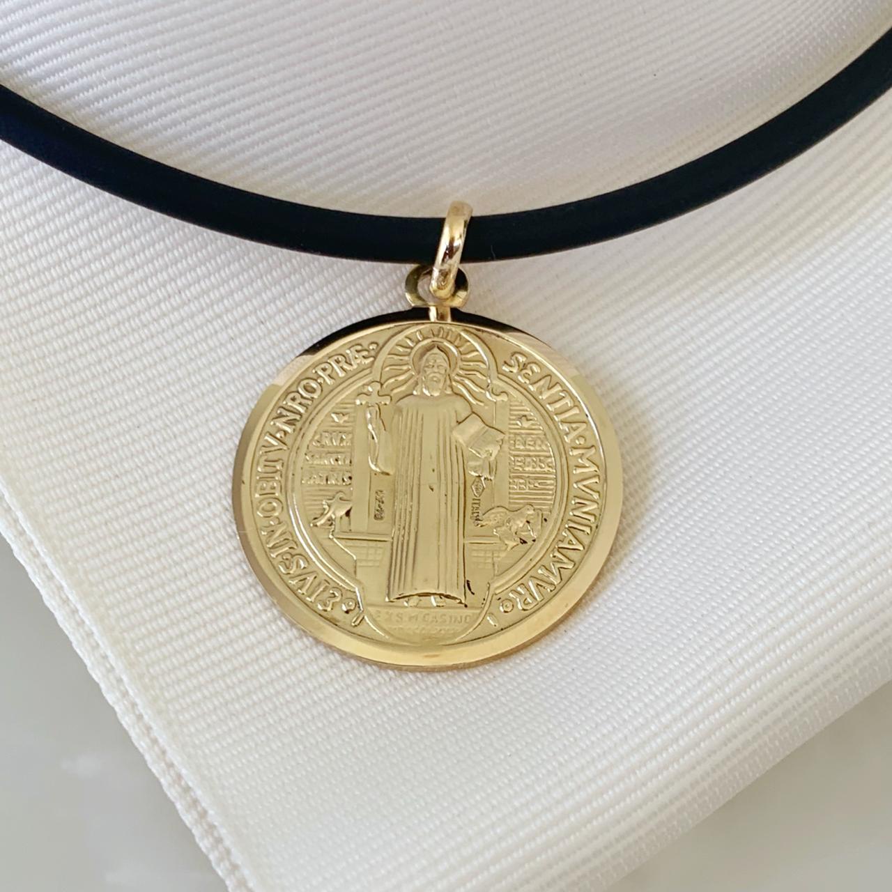 Caucho con Medalla San Benito Oro Amarillo 14k Mod. 8A8E