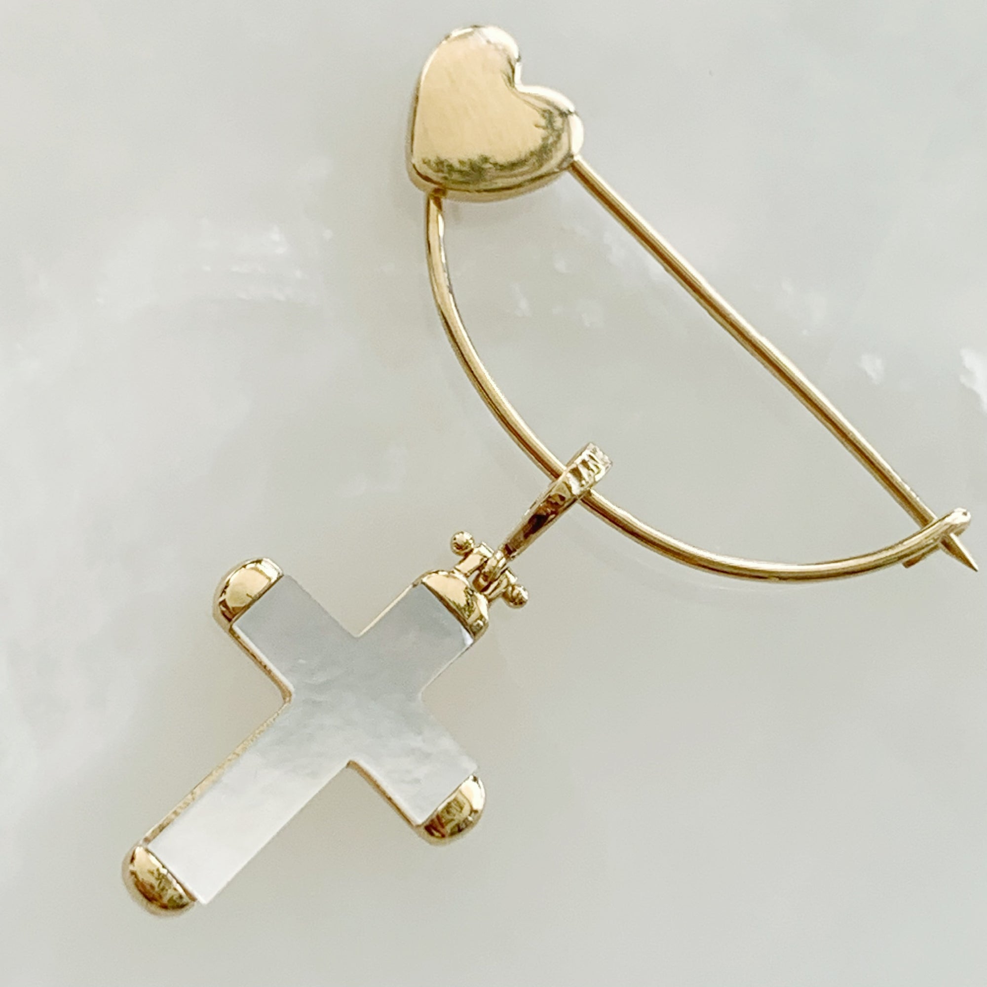 Baby Pin con Cruz Oro 14k Mod 2a4e