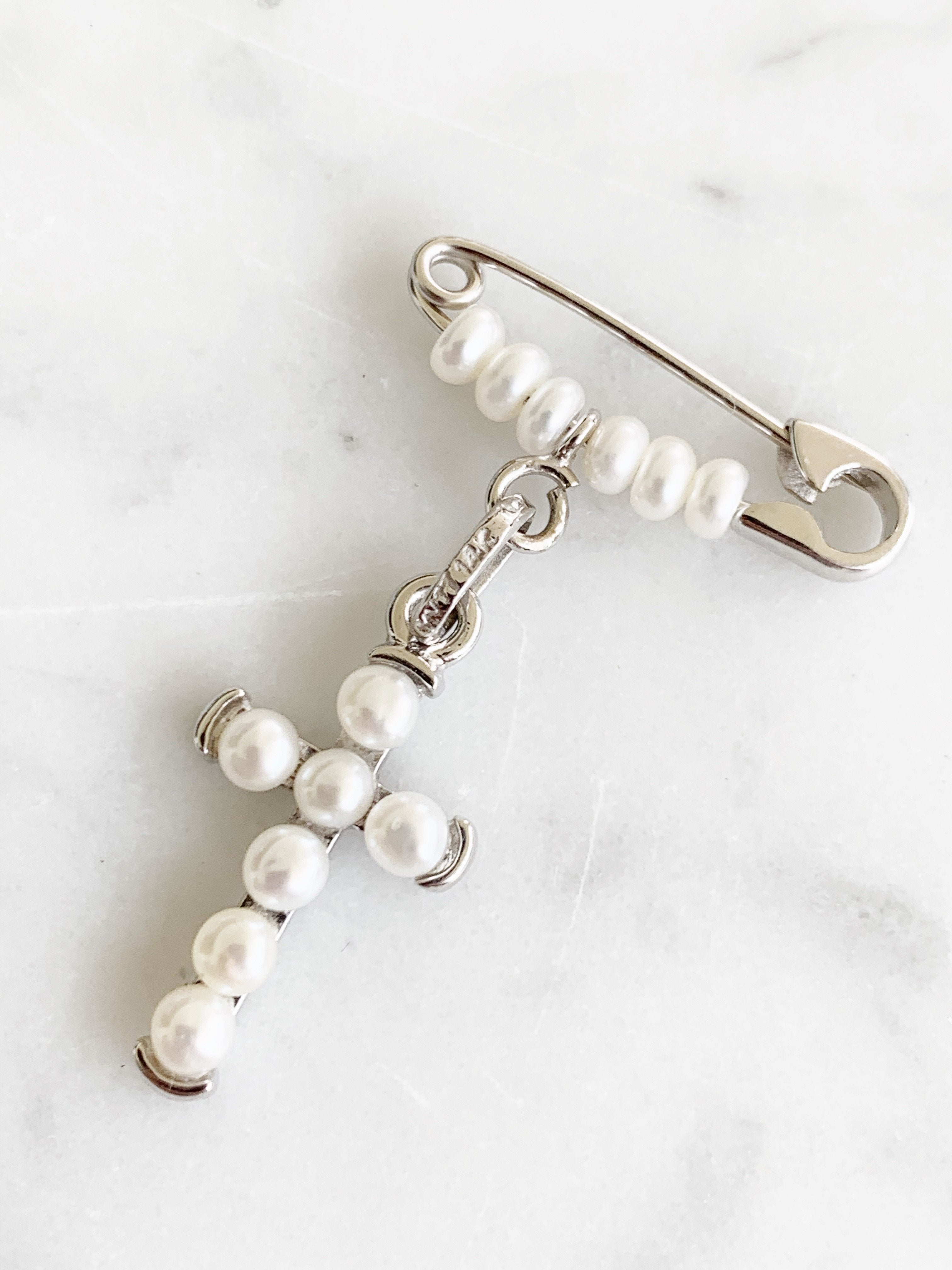Baby Pin con Cruz con Perlas Oro 14k Mod. 2a1be