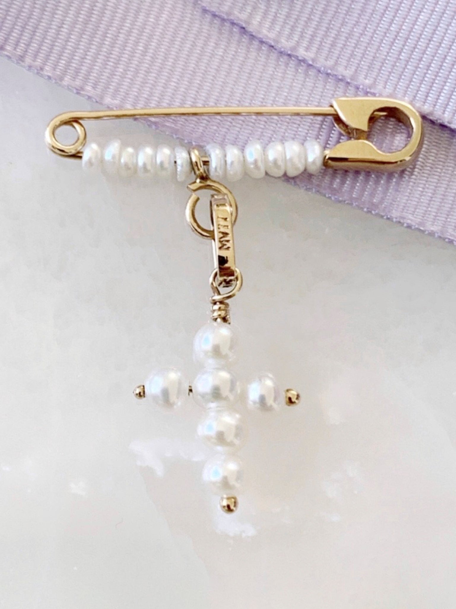 Baby Pin con Cruz y Perlas Oro 14k Mod. 1a3e