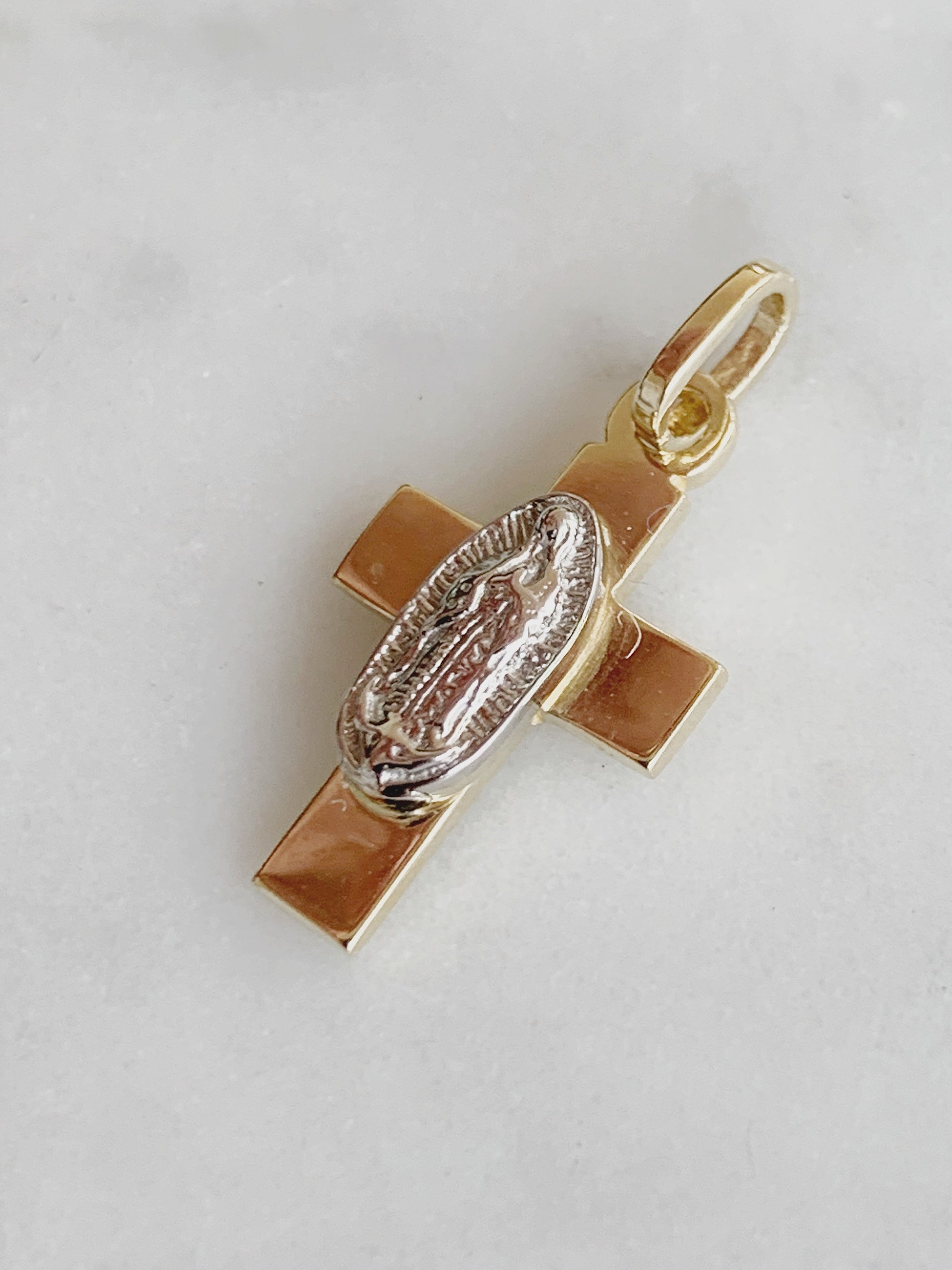 Cruz con Virgen de Guadalupe Oro 14k Mod. Cr1a8