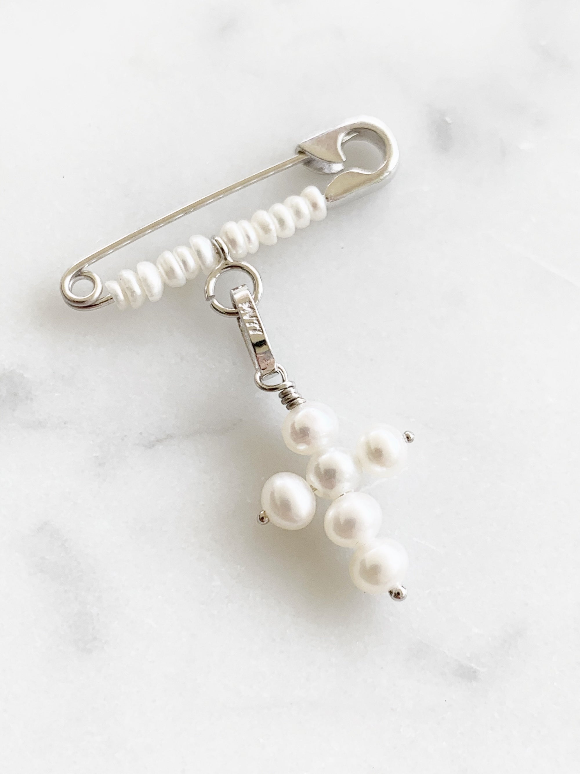 Baby Pin con Cruz y Perlas Oro 14k Mod. 1a3be