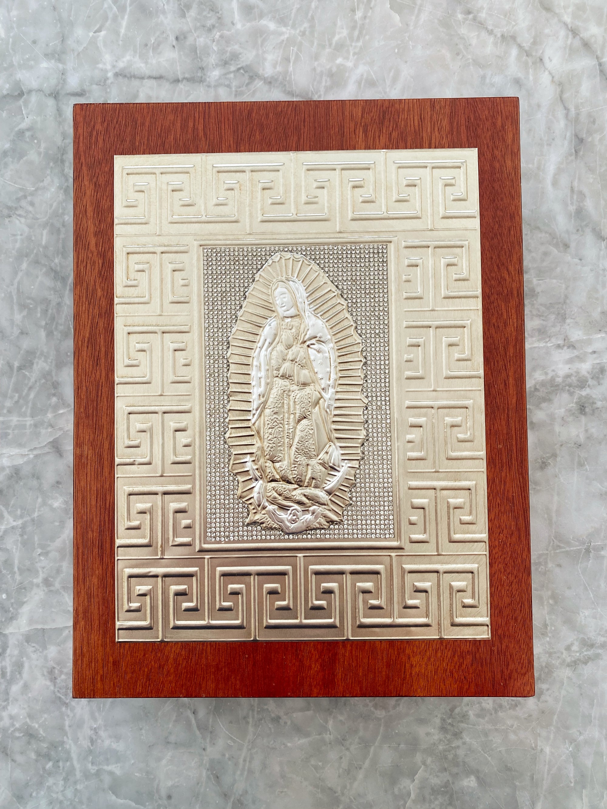 Set de Baúl, Biblia y Vela para Primera Comunión