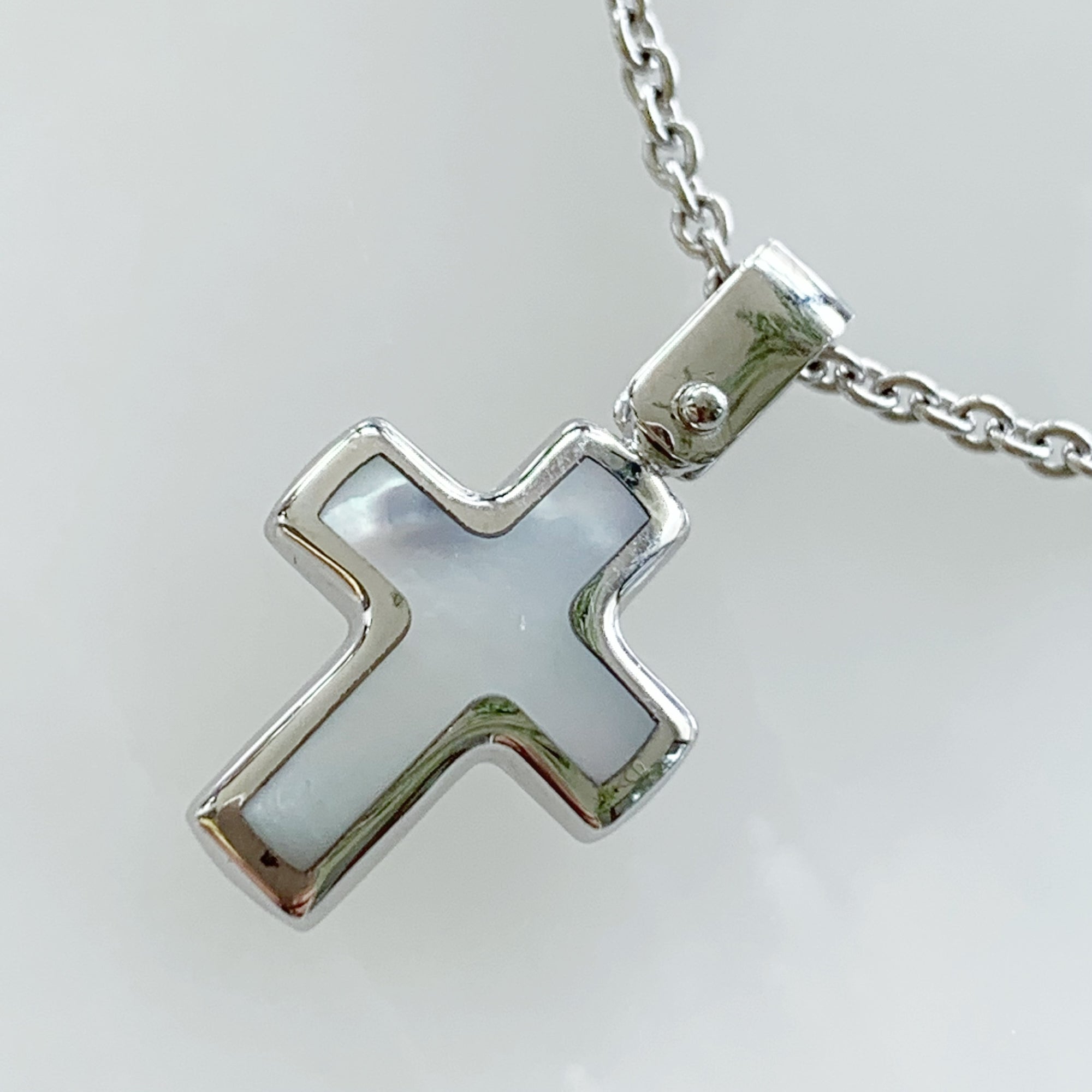 Cadena con Cruz Oro Blanco 14k Mod. 3a8e