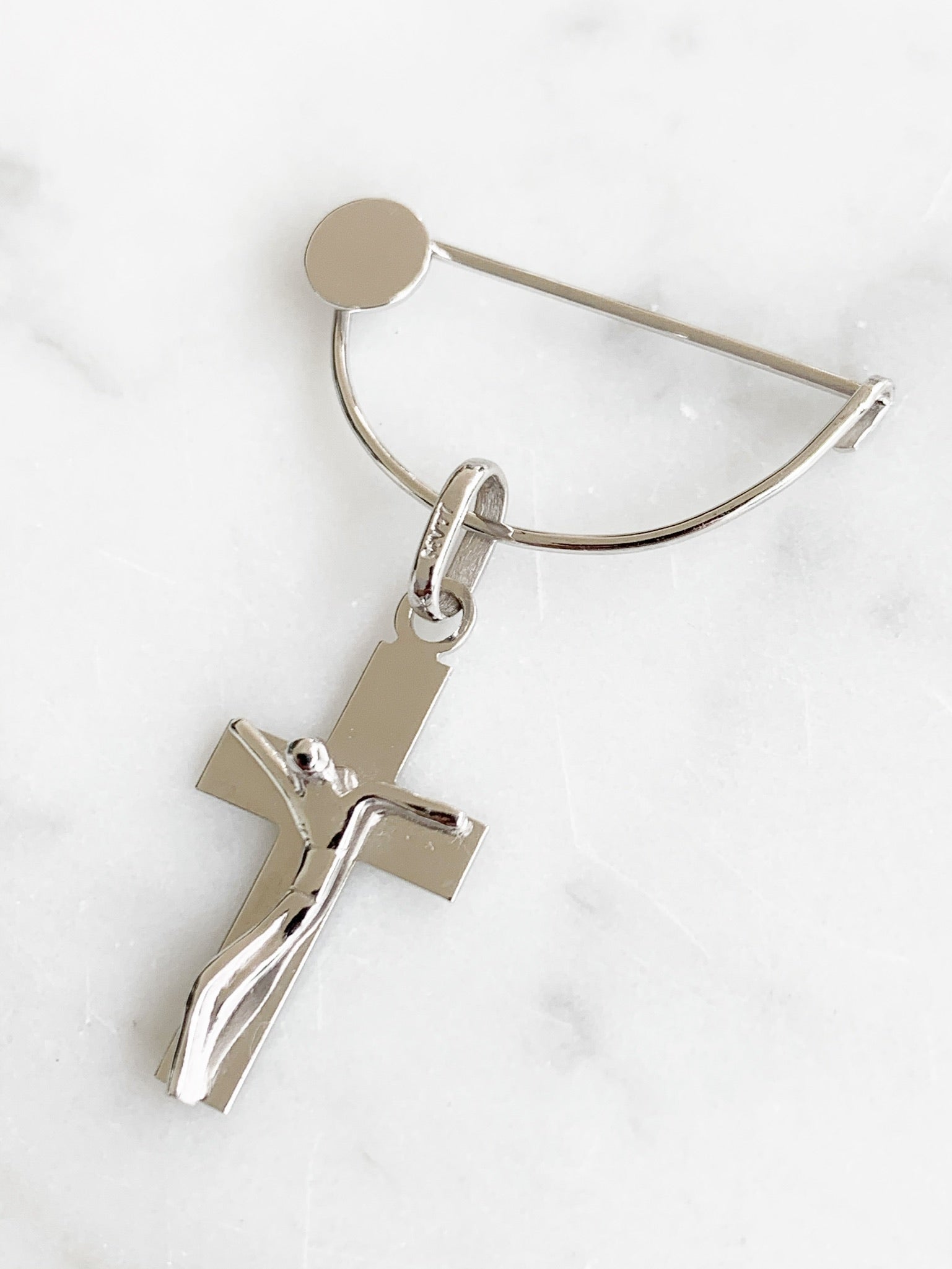 Baby Pin con Cruz con Cristo Oro 14k Mod. 2a0be